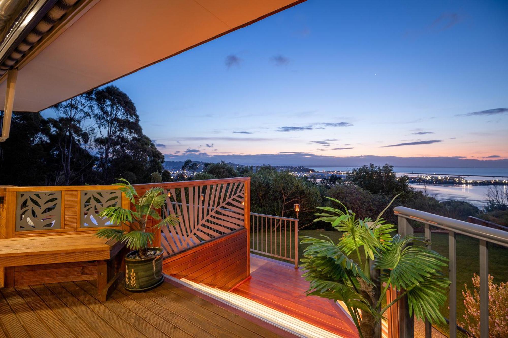 Twin Peaks Luxury Sea View Villa Nelson Exterior photo