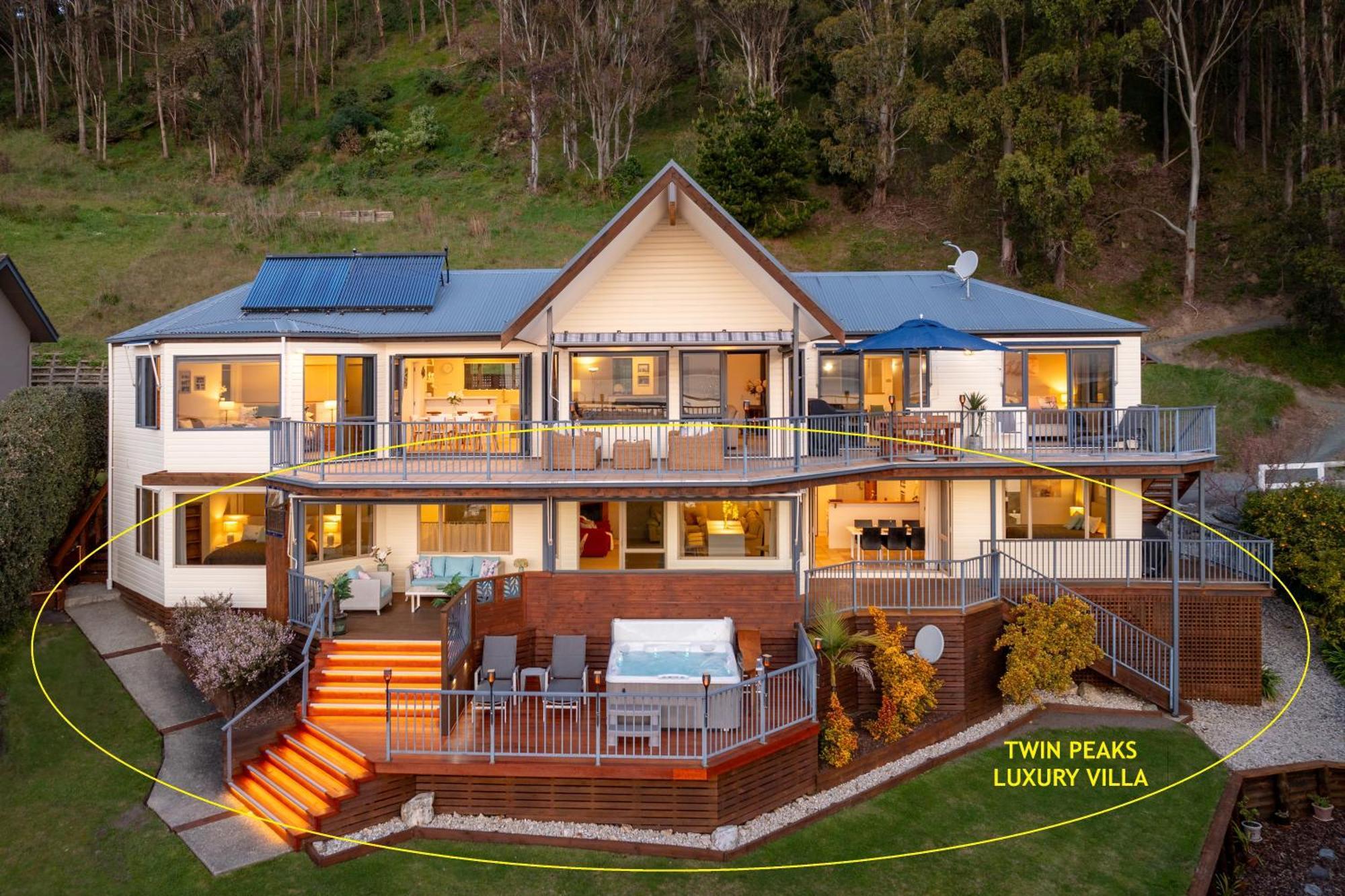 Twin Peaks Luxury Sea View Villa Nelson Exterior photo